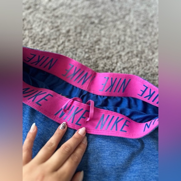 Women’s NIKE DRI-FIT Training Athletic Fold Over Band Running Short Size Small - Picture 5 of 9